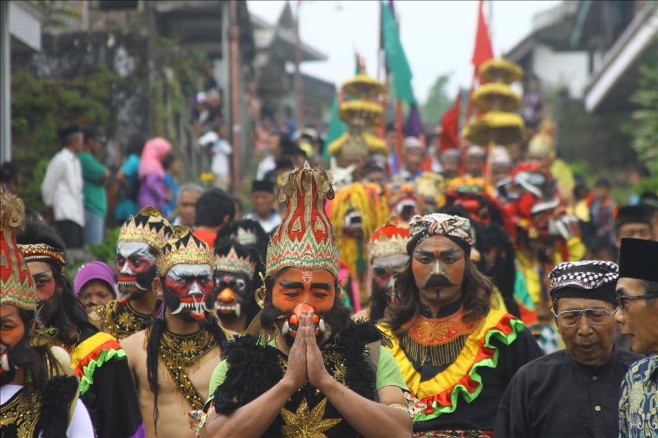 Indonesians prepare for the end of Idul Fitri