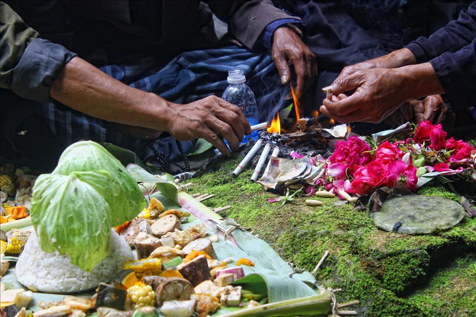 Indonesians prepare for the end of Idul Fitri