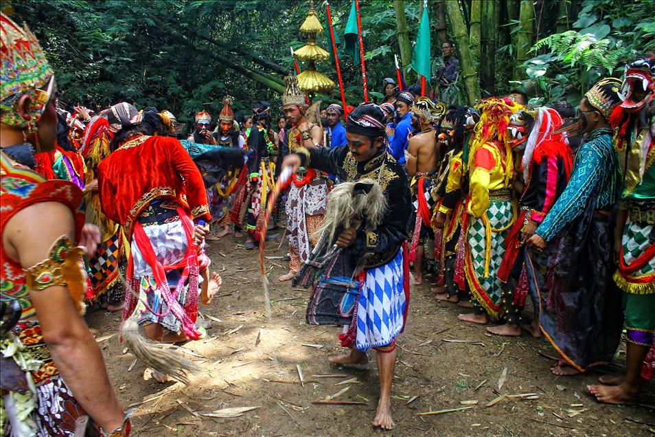 Indonesians prepare for the end of Idul Fitri