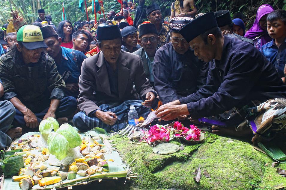 Indonesians prepare for the end of Idul Fitri