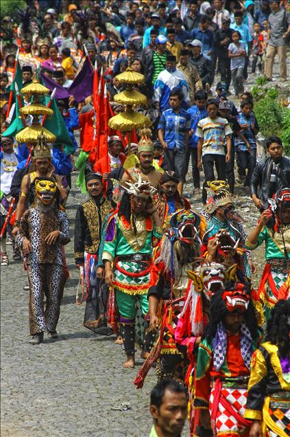 Indonesians prepare for the end of Idul Fitri