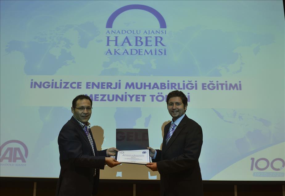 İngilizce Enerji Muhabirliğinde mezuniyet heyecanı