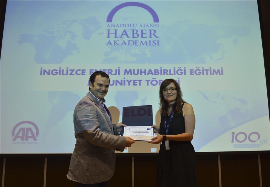 İngilizce Enerji Muhabirliğinde mezuniyet heyecanı