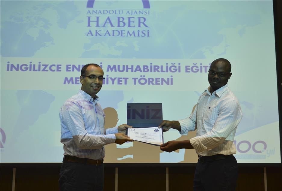 İngilizce Enerji Muhabirliğinde mezuniyet heyecanı