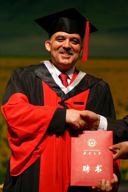 Cumhurbaşkanı Gül'ün şapkalı halleri