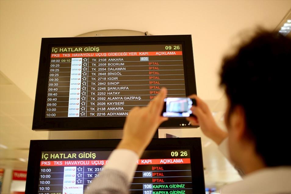 İstanbul'da uçak seferleri iptal oldu