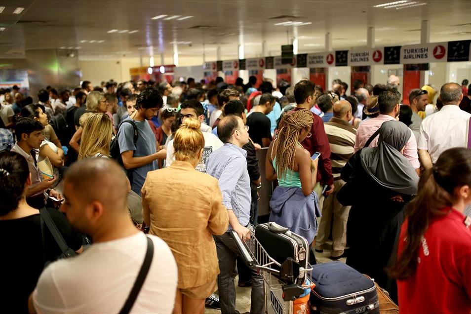 İstanbul'da uçak seferleri iptal oldu