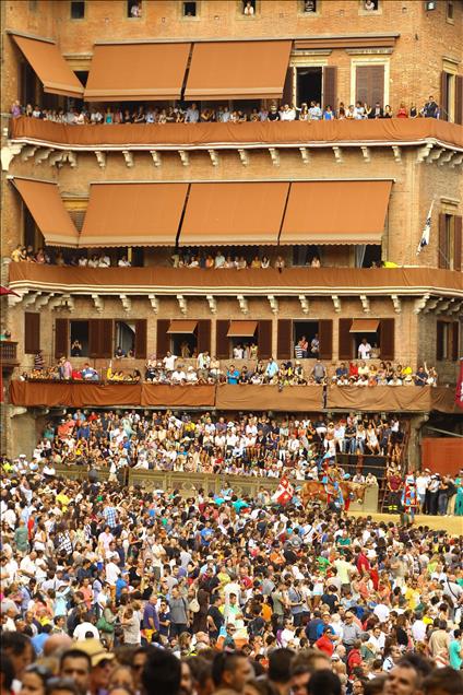 Siena’da dünyaca ünlü Palio Festivali yapıldı