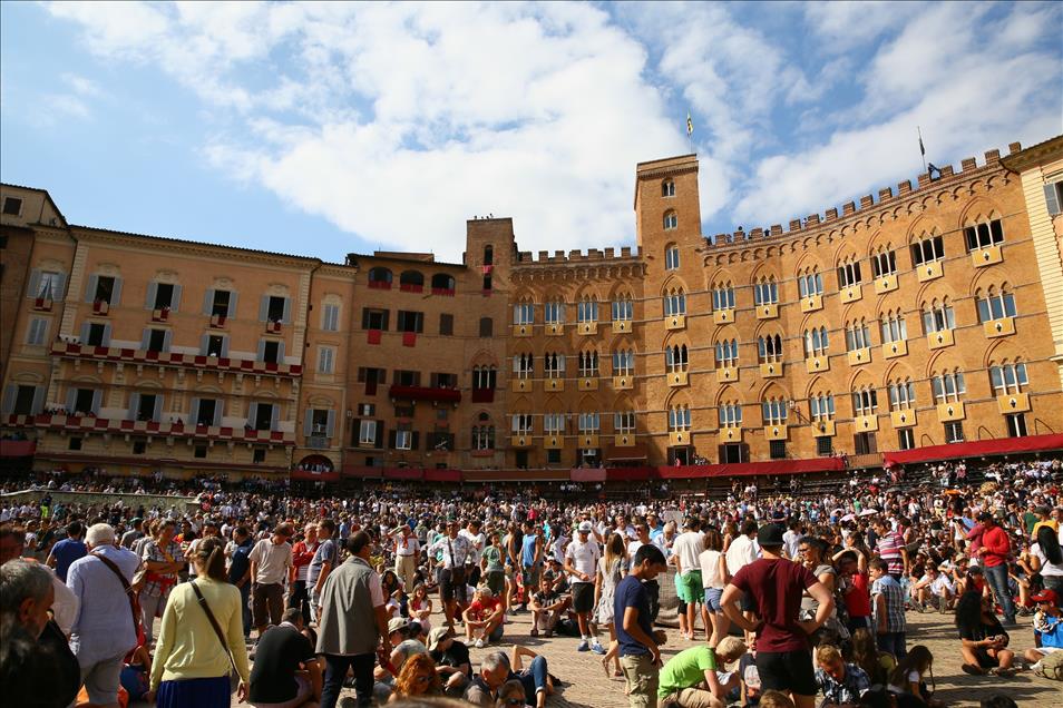 Siena’da dünyaca ünlü Palio Festivali yapıldı
