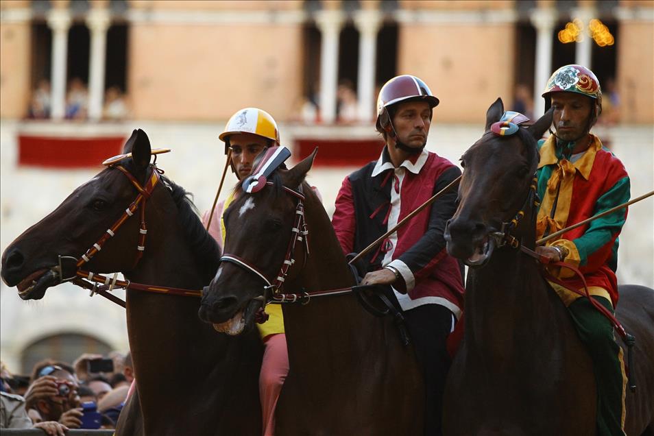 Siena’da dünyaca ünlü Palio Festivali yapıldı