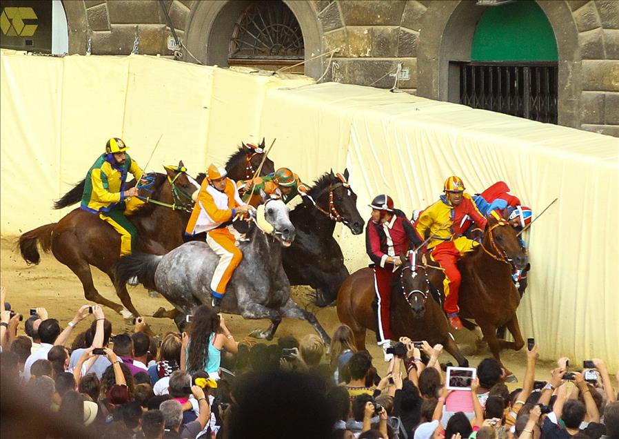 Siena’da dünyaca ünlü Palio Festivali yapıldı