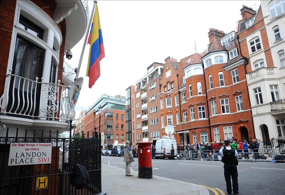 Assange'in 2 yıldır kaldığı Ekvador'un Londra Büyükelçiliği