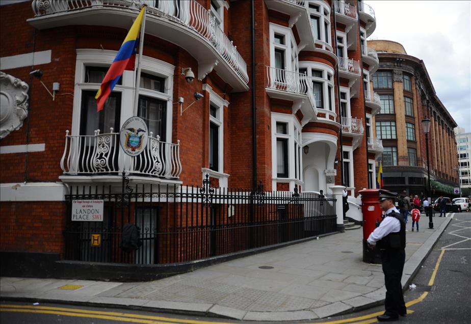 Assange'in 2 yıldır kaldığı Ekvador'un Londra Büyükelçiliği