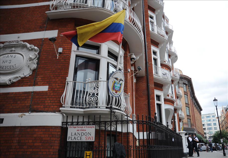 Assange'in 2 yıldır kaldığı Ekvador'un Londra Büyükelçiliği
