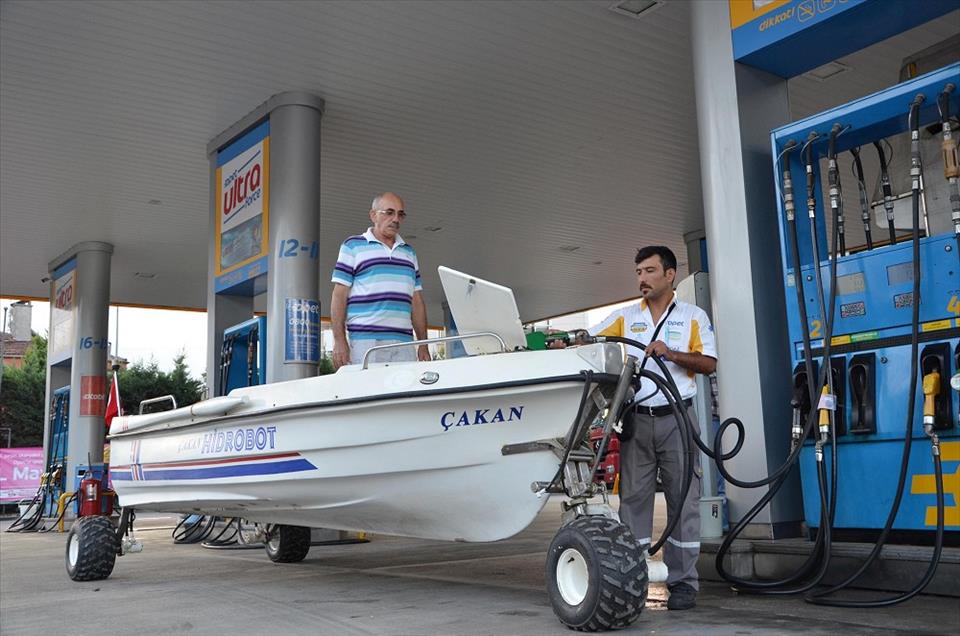 Hidrolik ustasından "karada ve denizde gidebilen tekne sistemi"