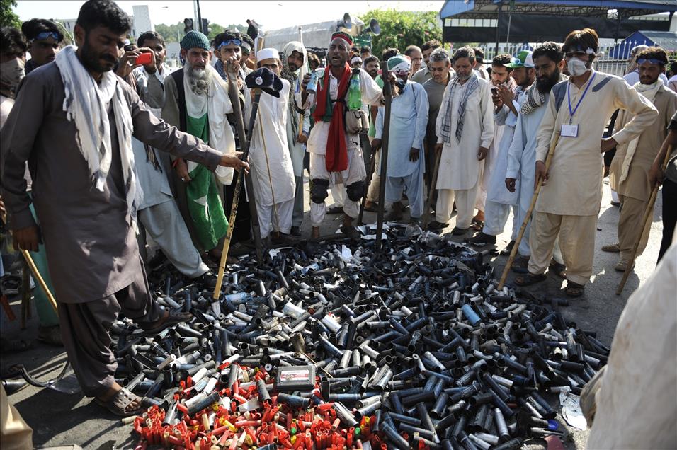 Pakistan'da hükümet karşıtı gösteriler