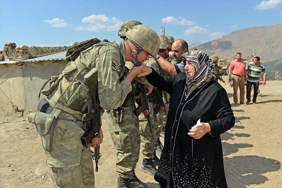 Oğlunun şehit olduğu yerden barış mesajı