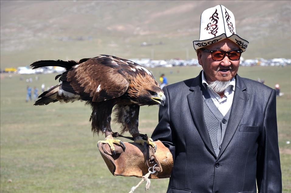 Kırgızların zengin göçebe kültürü yaylada sergileniyor