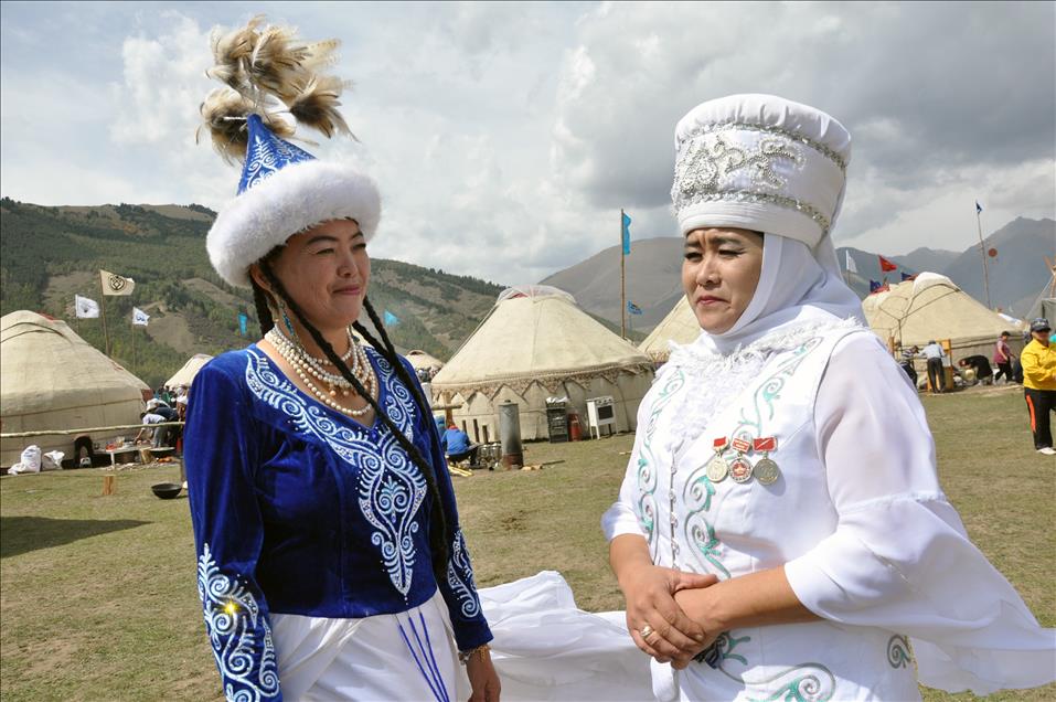 Kırgızların zengin göçebe kültürü yaylada sergileniyor