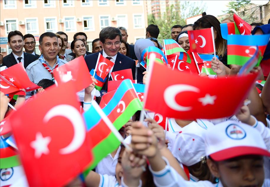 Başbakan Davutoğlu Azerbaycan'da