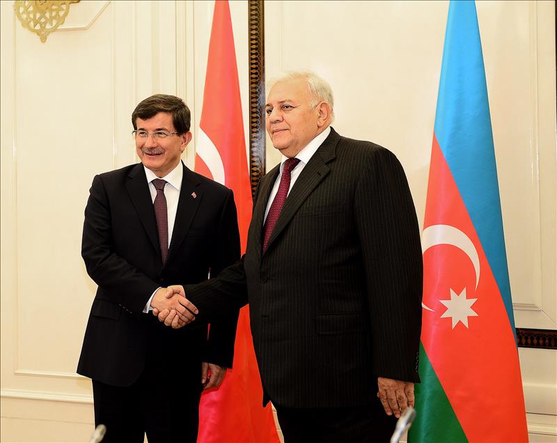 Başbakan Davutoğlu Bakü'de