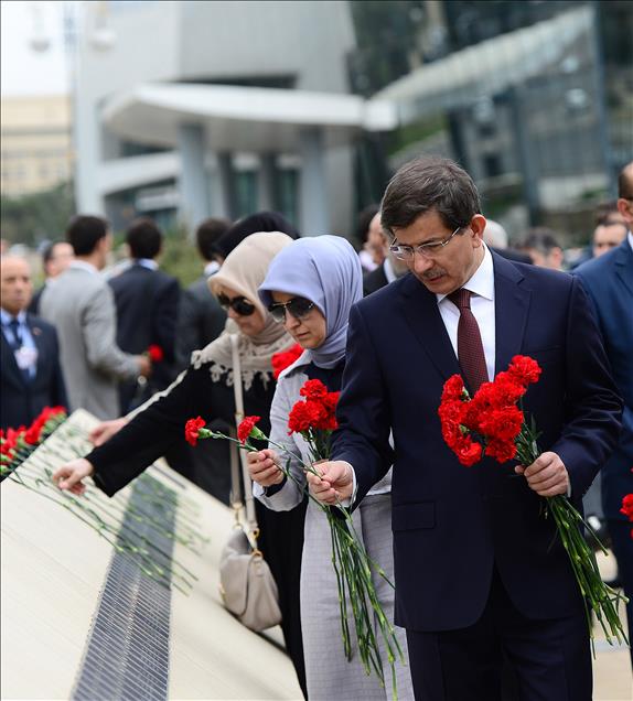 Başbakan Davutoğlu Bakü'de