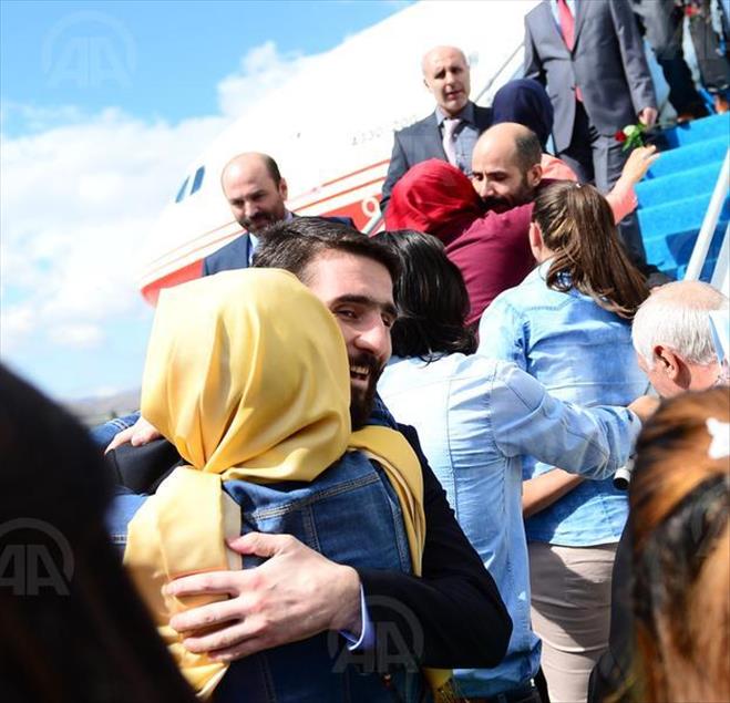 Rescued Turkish hostages arrive in Ankara