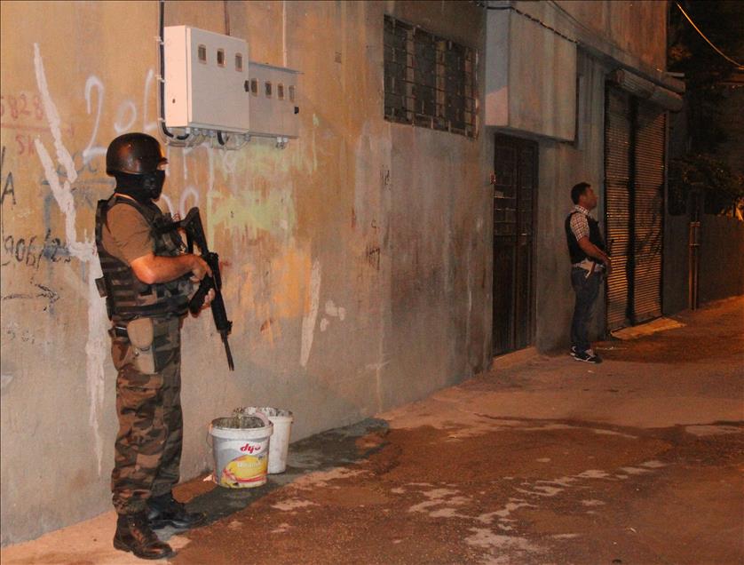 Adana'da "şafak" operasyonu