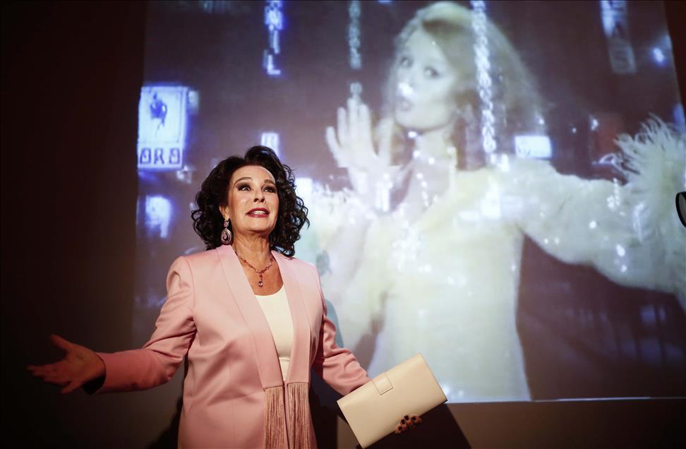"Yüzyıllık Aşk: Türkiye'de Sinema ve Seyirci İlişkisi" sergisi açıldı