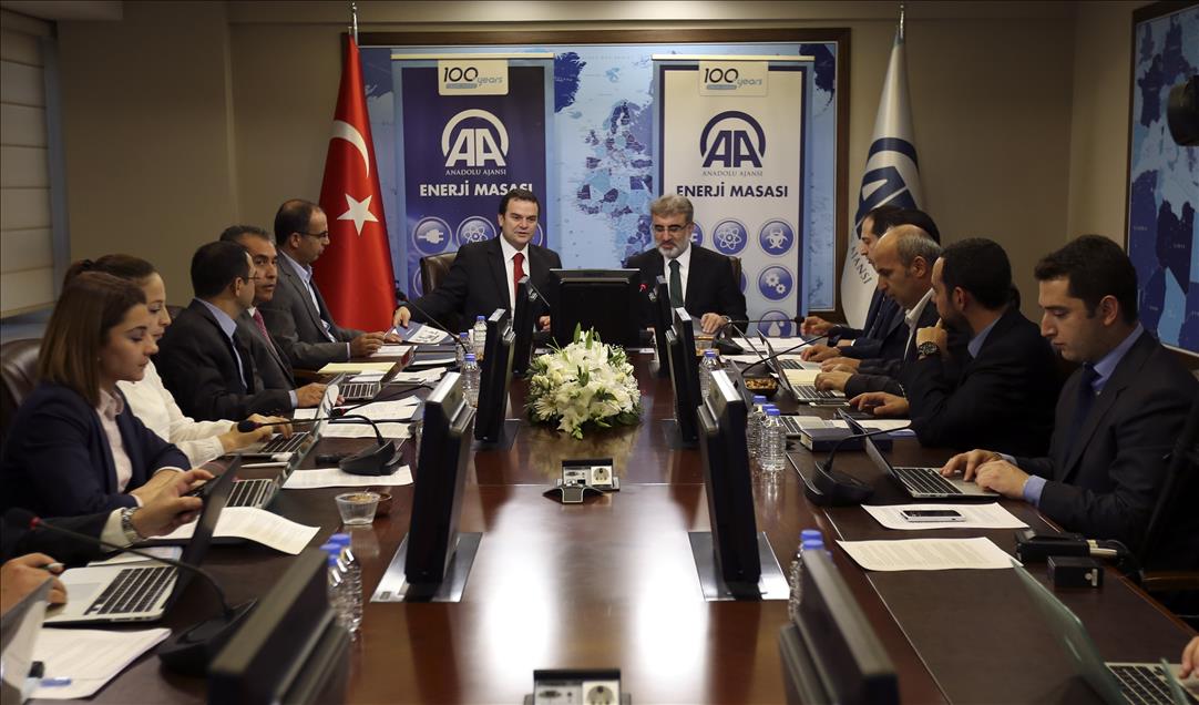 Bakan Yıldız AA Enerji Masası'nın ilk konuğu