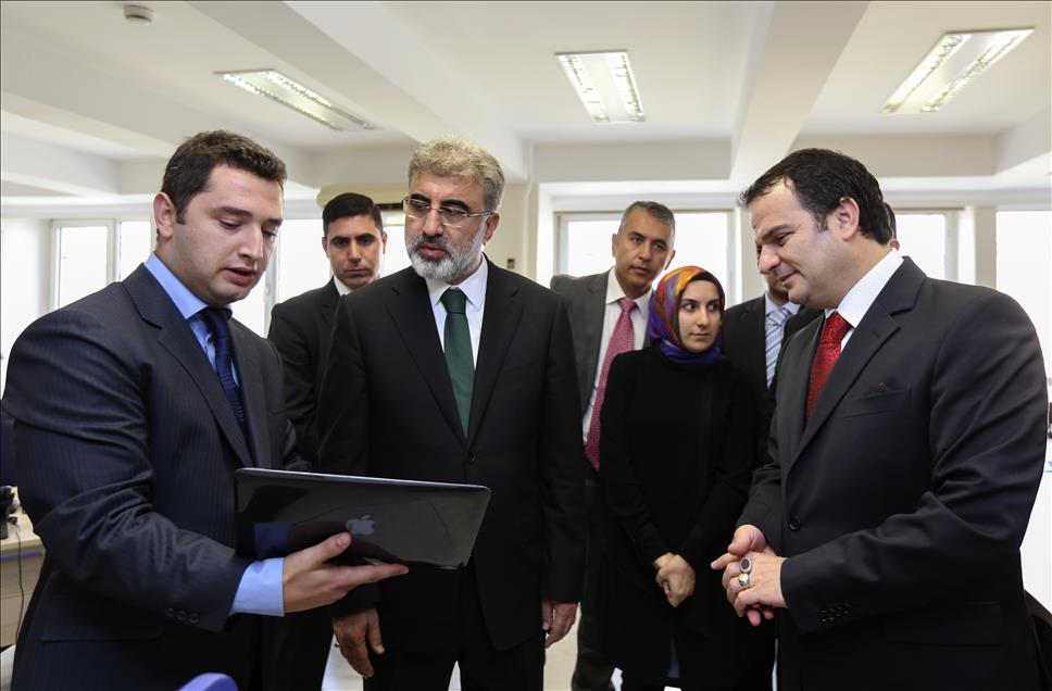 Bakan Yıldız, AA Enerji Masası'nın açılışını yaptı