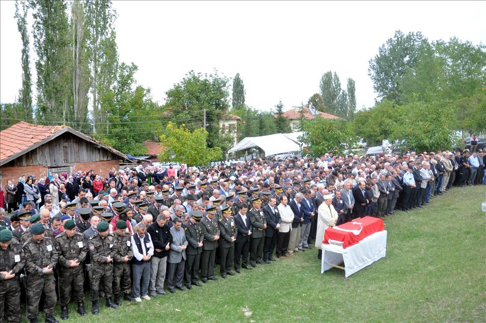 Bitlis'teki kazada şehit olan polisler