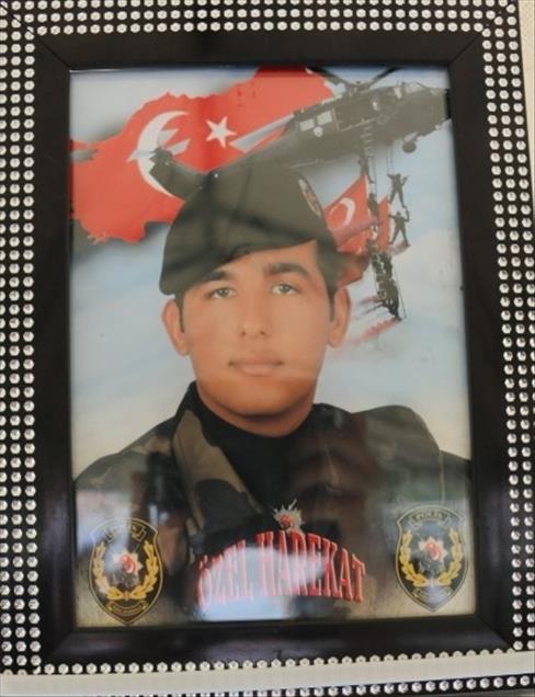 Bitlis'teki kazada şehit olan polisler