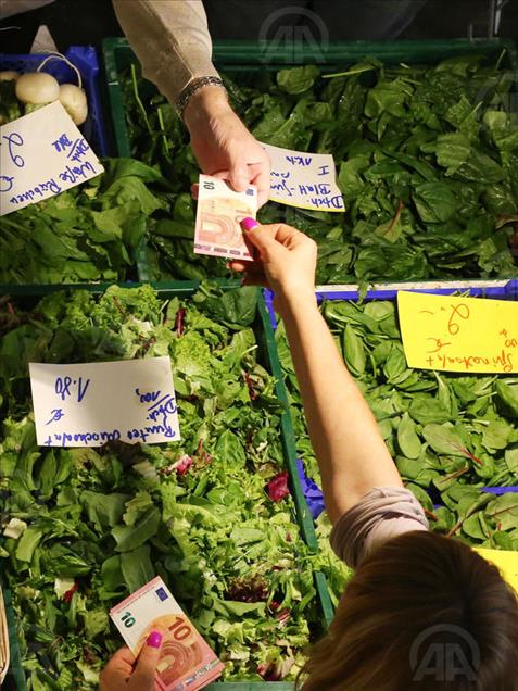 New Euro bank notes enter circulation