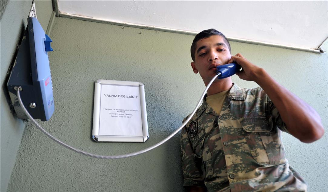 Suriye sınırında askerler bayramlaştı