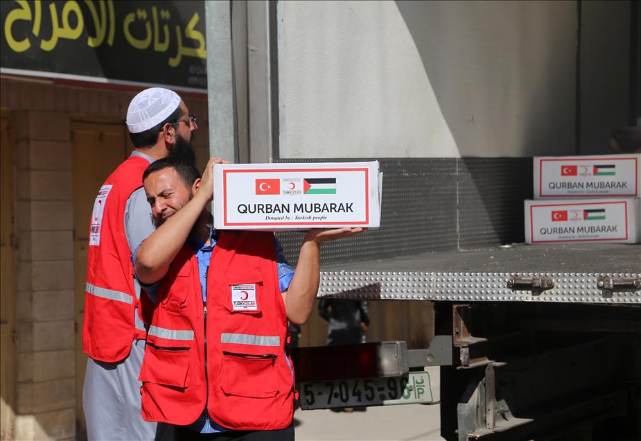 Davutoğlu’nun kurban hissesi Filistin’de kesildi