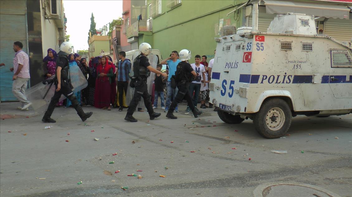 Adana'da mahallede silahlı kavga