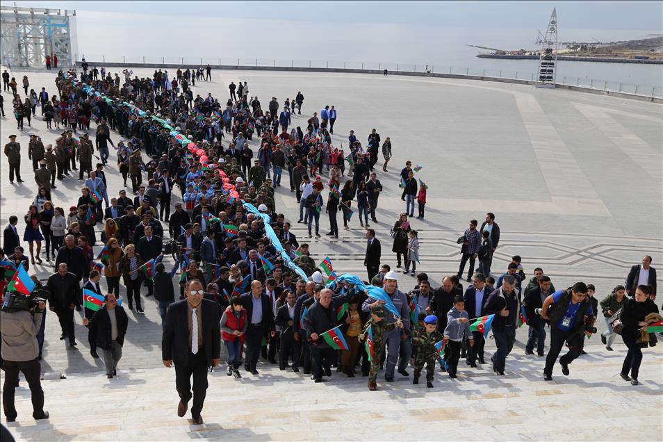 Dünyanın ikinci en yüksek bayrak direğine Azerbaycan bayrağı çekildi