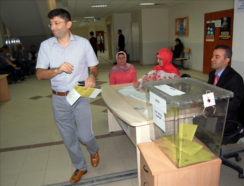 Hakim ve savcılar sandık başında