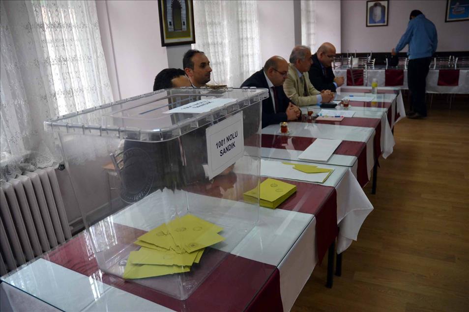 Hakim ve savcılar sandık başında