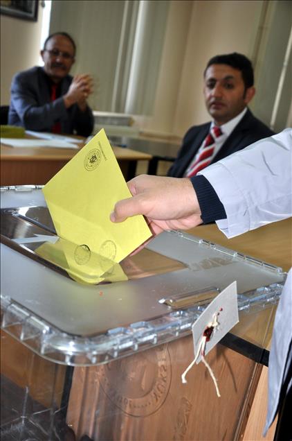 Hakim ve savcılar sandık başında