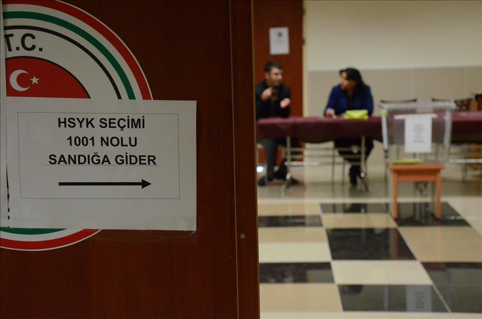 Hakim ve savcılar sandık başında
