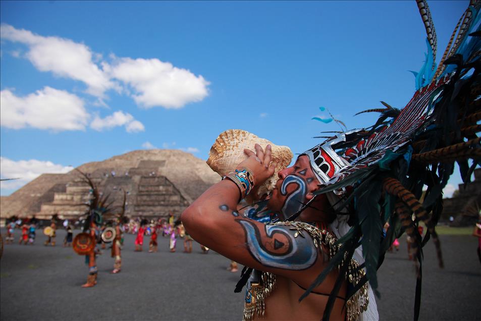 New Fire lighting ceremony in pre-hispanic city Teotihuacan
