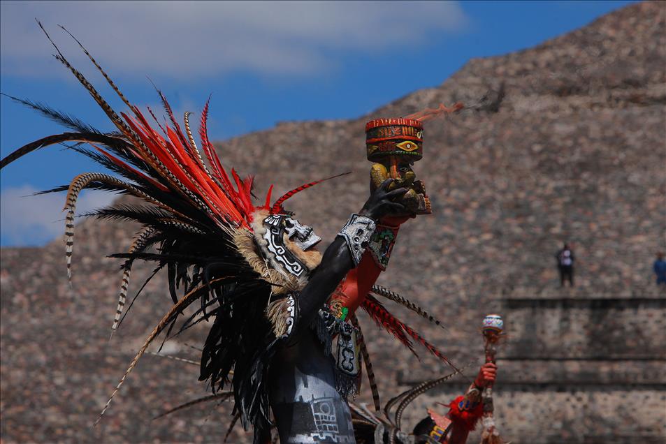 New Fire lighting ceremony in pre-hispanic city Teotihuacan