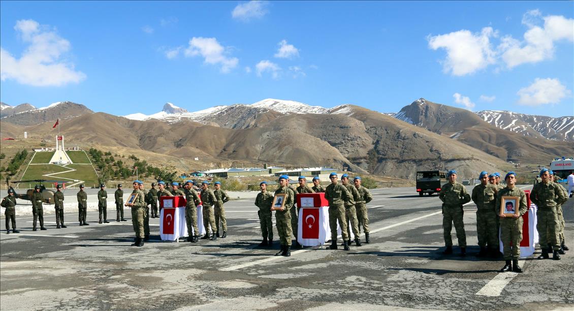 Yüksekova'daki 3 şehit için tören