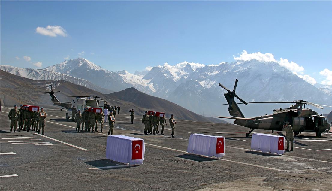 Yüksekova'daki 3 şehit için tören