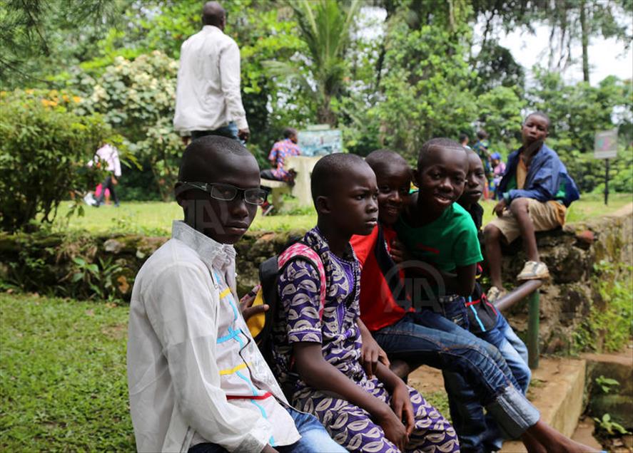 Ivory Coast: Children's happiness despite poverty and unused natural resources