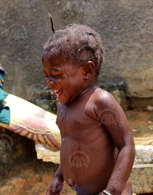 Ivory Coast: Children's happiness despite poverty and unused natural resources