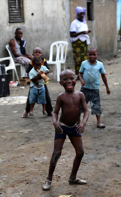Ivory Coast: Children's happiness despite poverty and unused natural resources