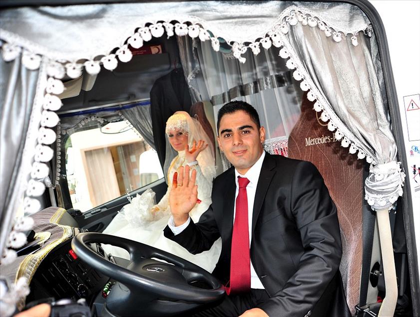 Tırı gelin arabası yaptılar